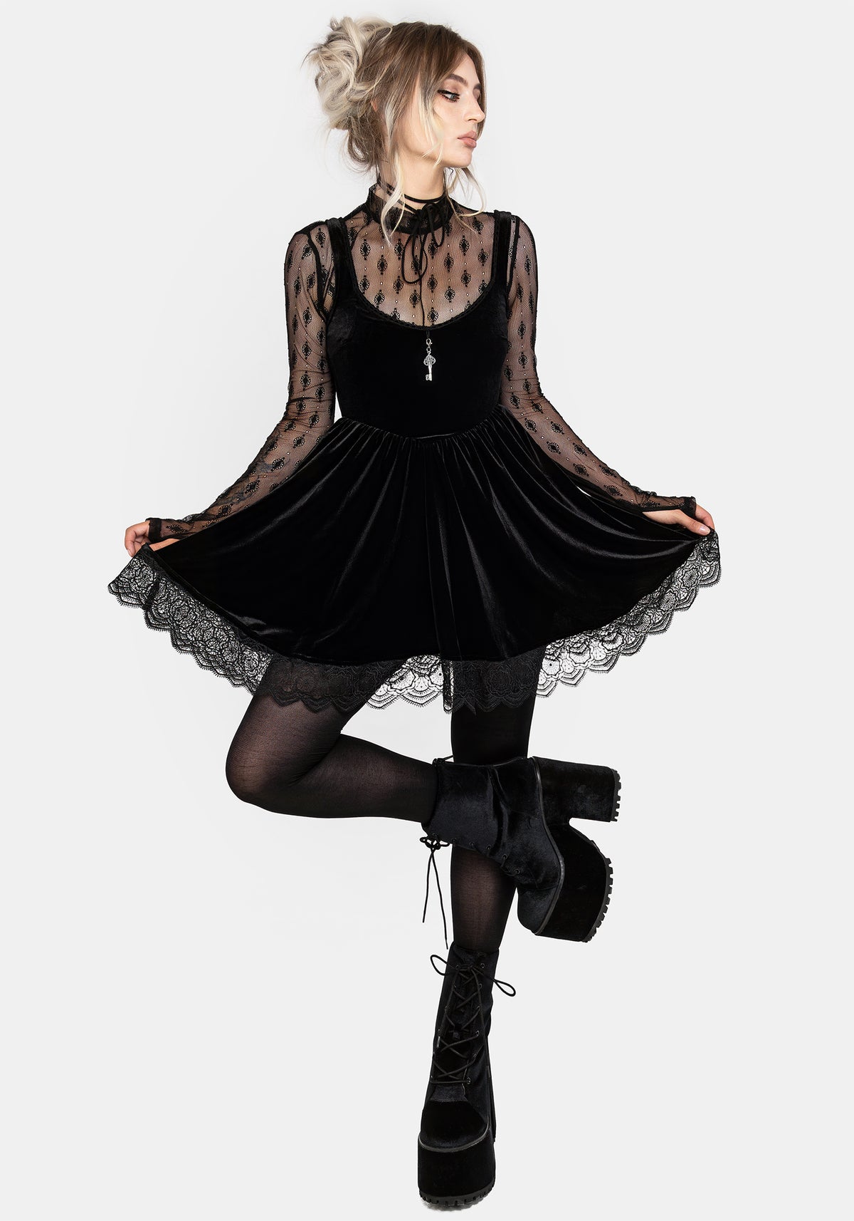 Black Dresses – Disturbia