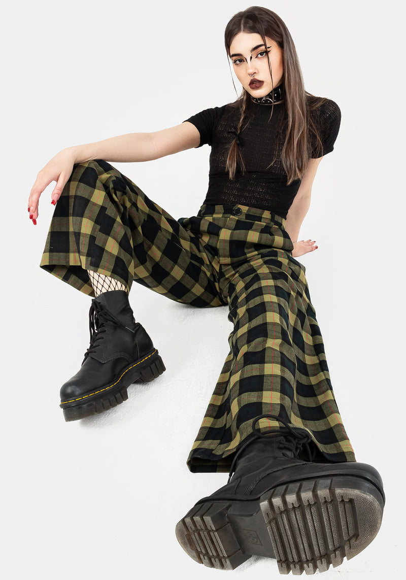 Jeanette Madsen | Plaid pants outfit, Fashion outfits, Street style outfit